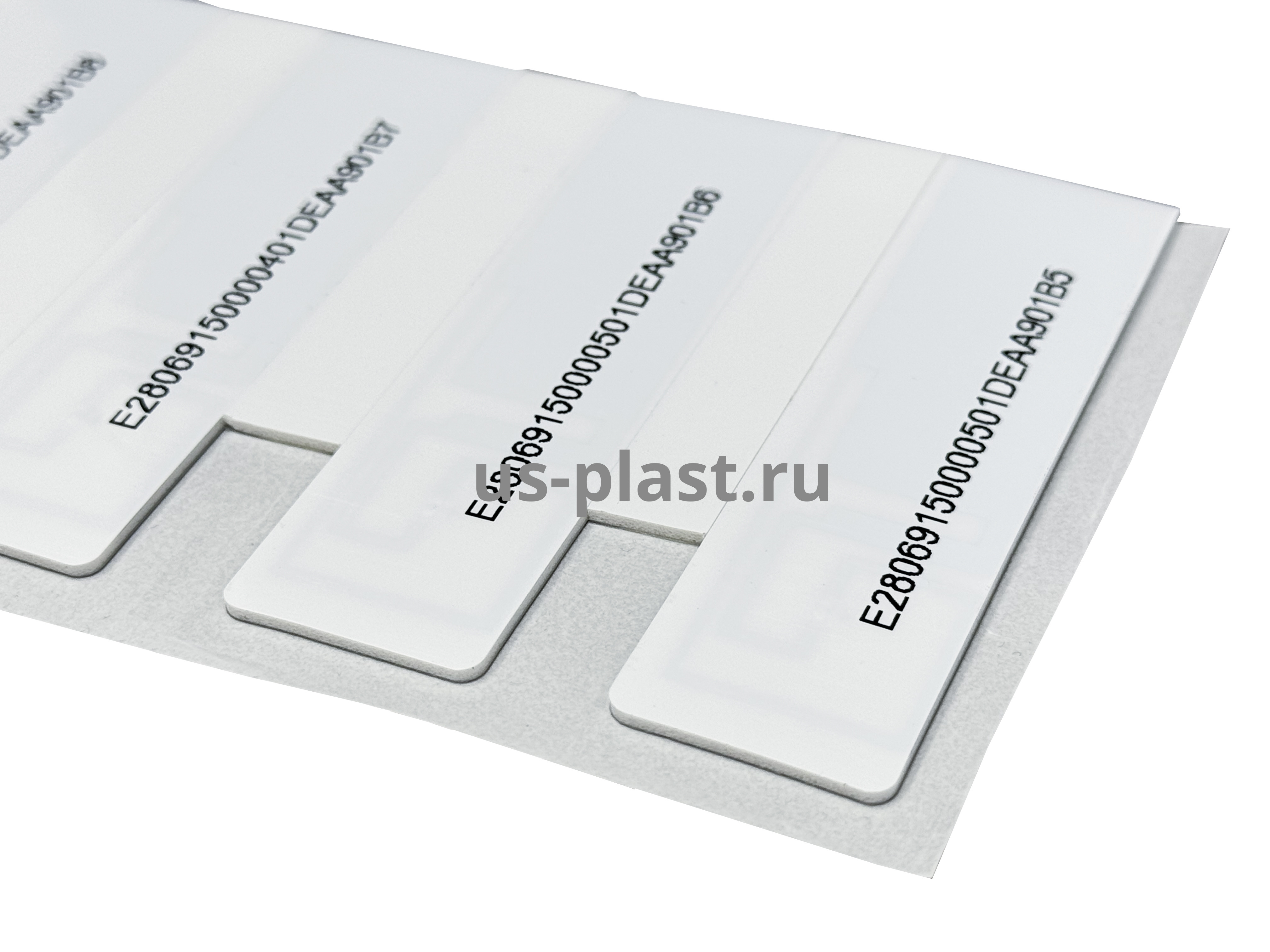 UHF RFID метка Windshield Anti-Metal-Tag (UCODE 9) с номером, на лобовое стекло автомобиля. Фото N3
