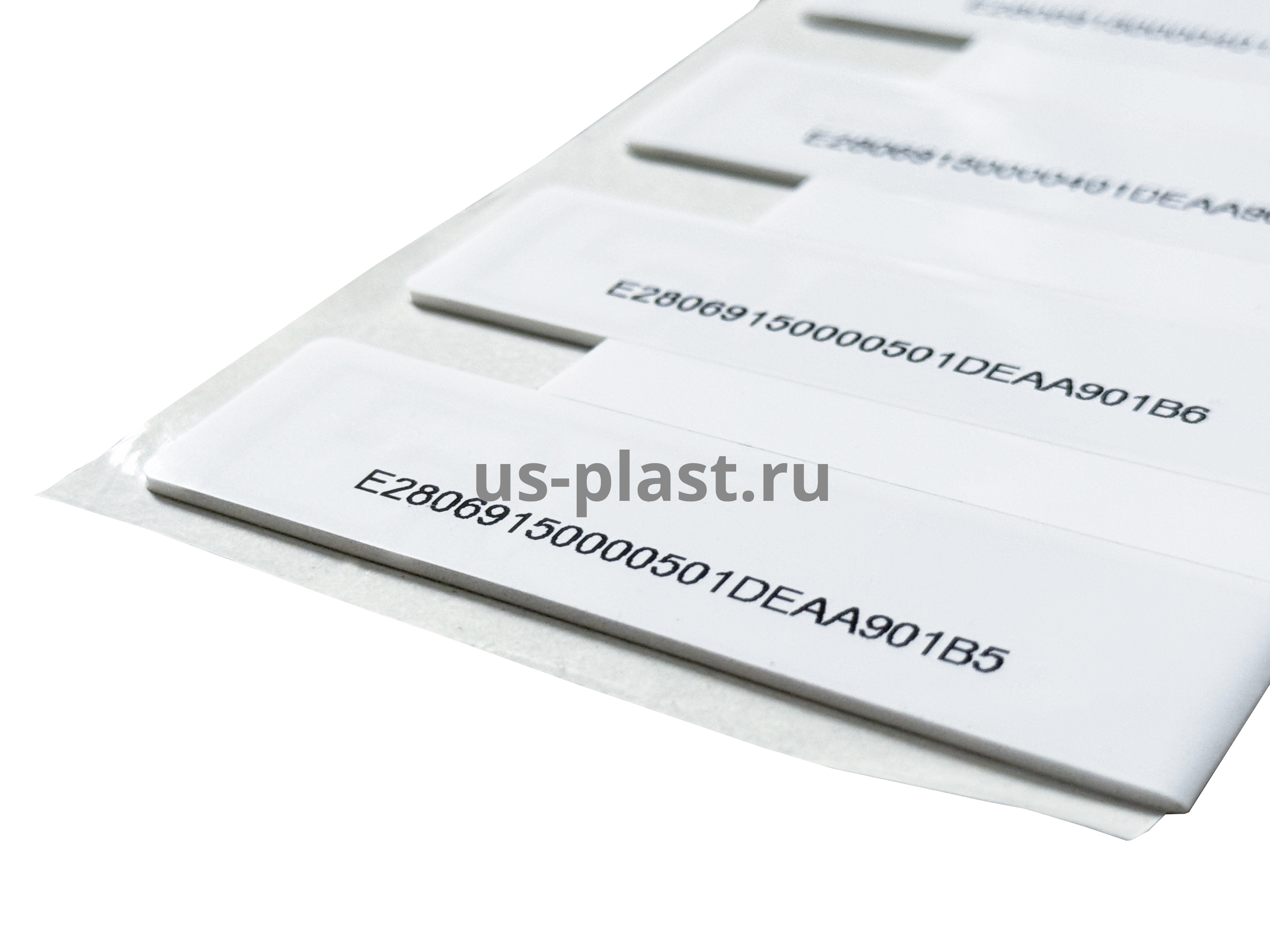 UHF RFID метка Windshield Anti-Metal-Tag (UCODE 9) с номером, на лобовое стекло автомобиля. Фото N2